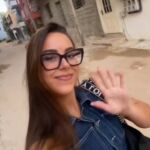 Victoria paseando por Senegal