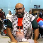 Israel deporta a los dos activistas españoles detenidos tras el abordaje al barco 'Handala'