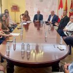 Reunión de los representantes de la Mancomunidad de Peñaranda con el presidente de la Diputación de Salamanca, Javier Iglesias