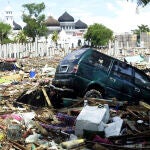 Pacific-Tsunami-Earthquakes-Glance