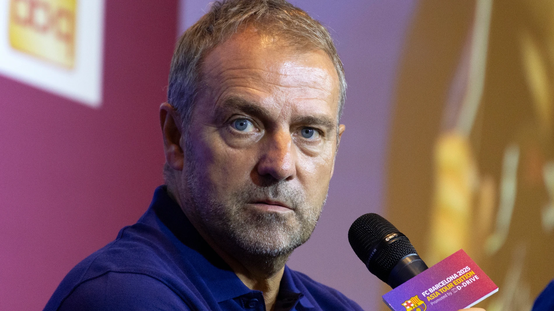 Seoul (Korea, Republic Of), 30/07/2025.- FC Barcelona's head coach Hansi Flick addresses a press conference in Seoul, South Korea, 30 July 2025. FC Barcelona will play a friendly soccer match against South Korea's FC Seoul team in Seoul on 31 July and a second match against Daegu FC in Daegu on 04 August. (Futbol, Amistoso, Corea del Sur, Seúl) EFE/EPA/JEON HEON-KYUN
