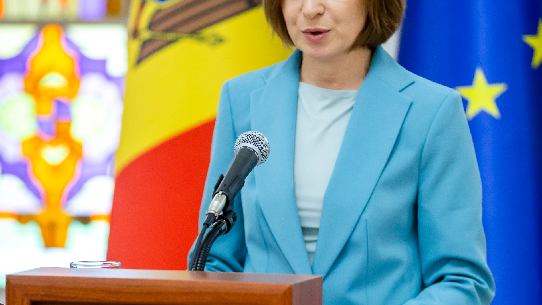 CHISINAU (Moldova, Republic of), 30/07/2025.- President of Moldova Maia Sandu delivers her speech during a press conference after the meeting of the Supreme Security Council in the presidential palace in Chisinau, Moldova, 30 July 2025. Sandu spoke about Moldova's insecurity crisis, Russian hybrid attacks, and foreign influence in electoral preparations. Moldova will hold parliamentary elections on 28 September 2025. (Elecciones, Moldavia) EFE/EPA/DUMITRU DORU