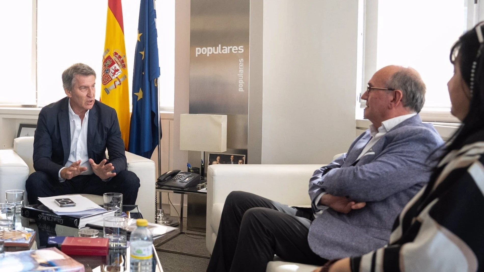 Feijóo traslada a las víctimas de la dana que "no hubiera habido ineficiencia" con el PP al frente del Gobierno