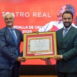 Acto de entrega de la medalla de oro del Festival de Cante de Las Minas