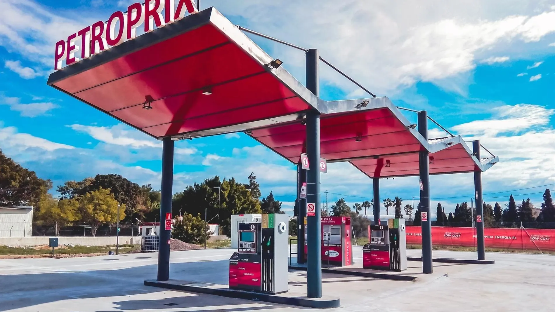 Economía.- Petroprix desembarca en negocio de gasolineras 'low cost' en Panamá con la apertura de su primera estación