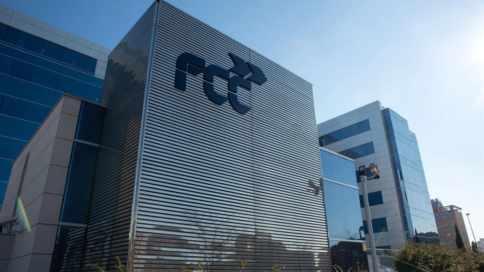 Economía/Empresas.- FCC gana 80,7 millones de euros en el primer semestre, un 71% menos, por extraordinarios