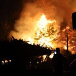 El incendio de A Cañiza (Pontevedra) empezó con 5 focos seguidos al pie de una carretera