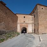 Única puerta de entrada y de salida de la villa medieval mejor consevada del mundo