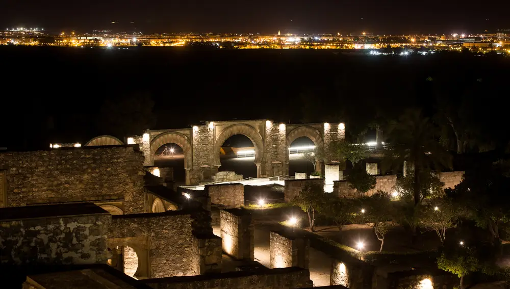 Medina Azahara iluminada