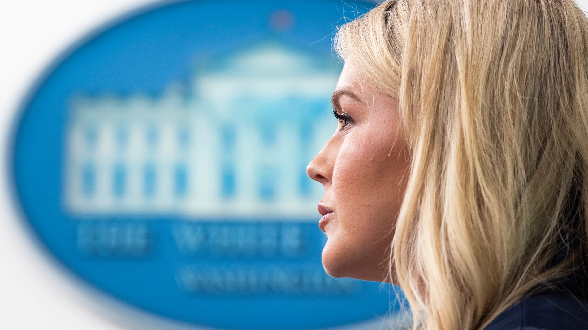 WASHINGTON (United States), 31/07/2025.- White House Press Secretary Karoline Leavitt speaks to reporters in the White House Press Briefing Room in Washington, DC, USA, 31 July 2025. Leavitt answered questions about the Trump administration's hope for a Gaza/Israel ceasefire, as well as about a planned White House expansion. EFE/EPA/JIM LO SCALZO