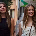 La Reina Letizia, la Princesa Leonor y la Infanta Sofía a la llegada del cine Rívoli Aficine en Palma de Mall