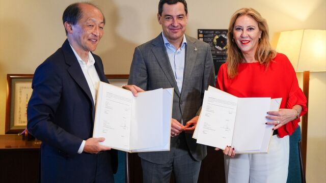 El presidente de la Junta de Andalucía, Juanma Moreno, preside en Kioto la firma de un convenio de colaboración entre el Kyoto Research Park y el Málaga TechPark en la cuarta jornada de su viaje oficial a Japón