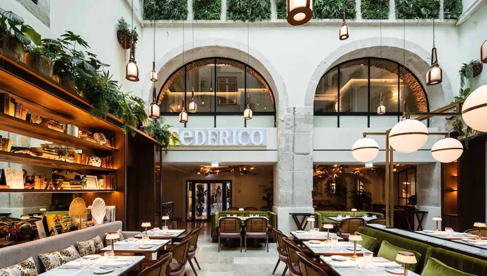Finalizar el día (tras un ajetreada jornada recorriendo Lisboa) con una buena cena en su restaurante, es una magnífica opción