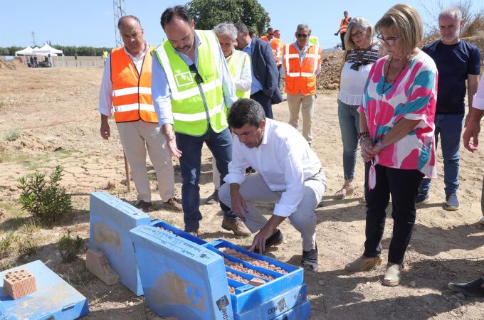 Mazón: "El 87% de los residuos de la dana ya son historia con el cierre del centro de transferencia de Picassent"