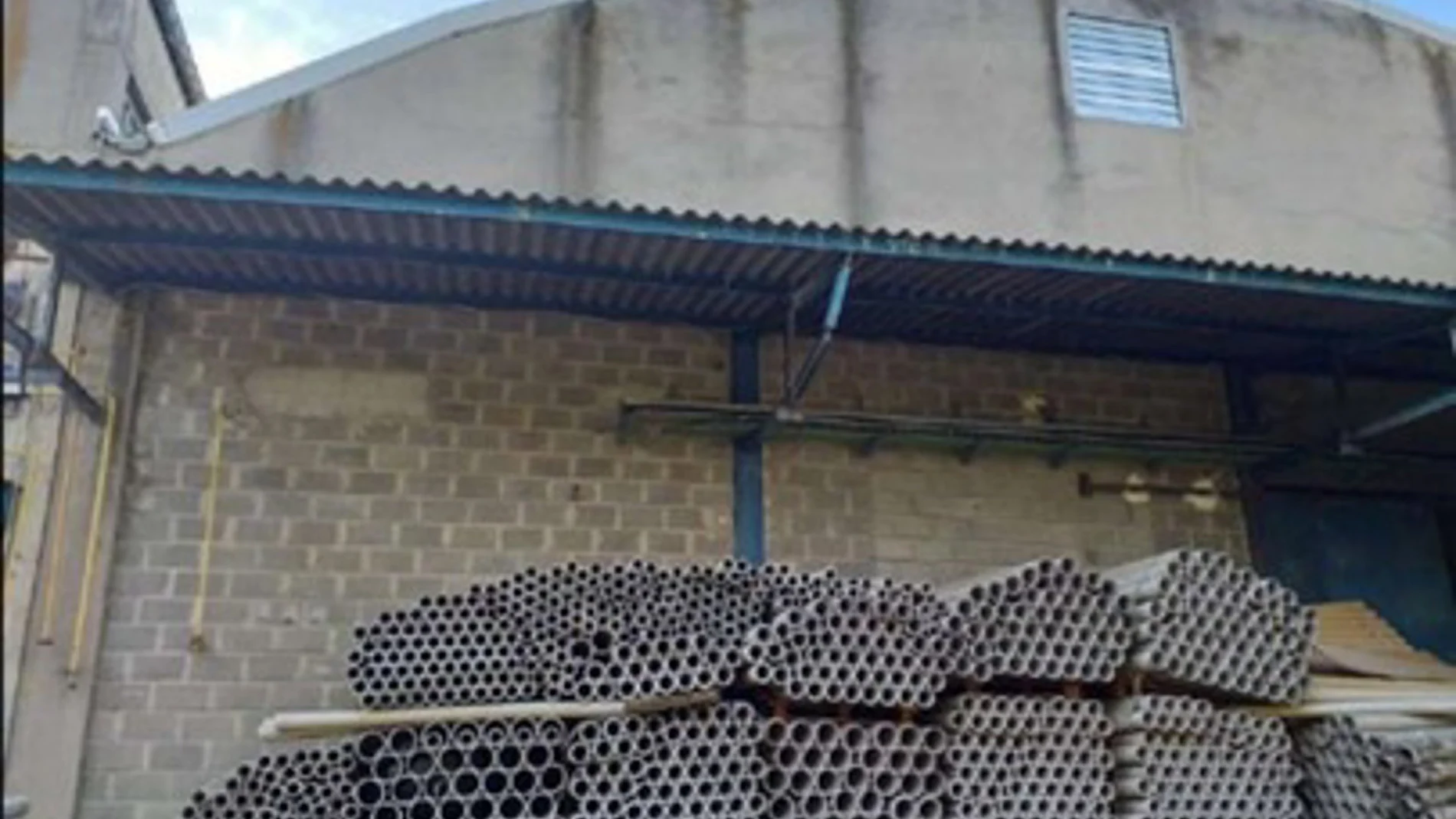 Ecologistas denuncian el intento de legalizar un criadero de mosca soldado negra en una zona protegida del Guadarrama