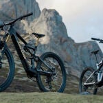 La nueva DJI Amflow PL en sus dos acabados disponibles: Carbon (derecha) y Cabon Pro (izquierda)