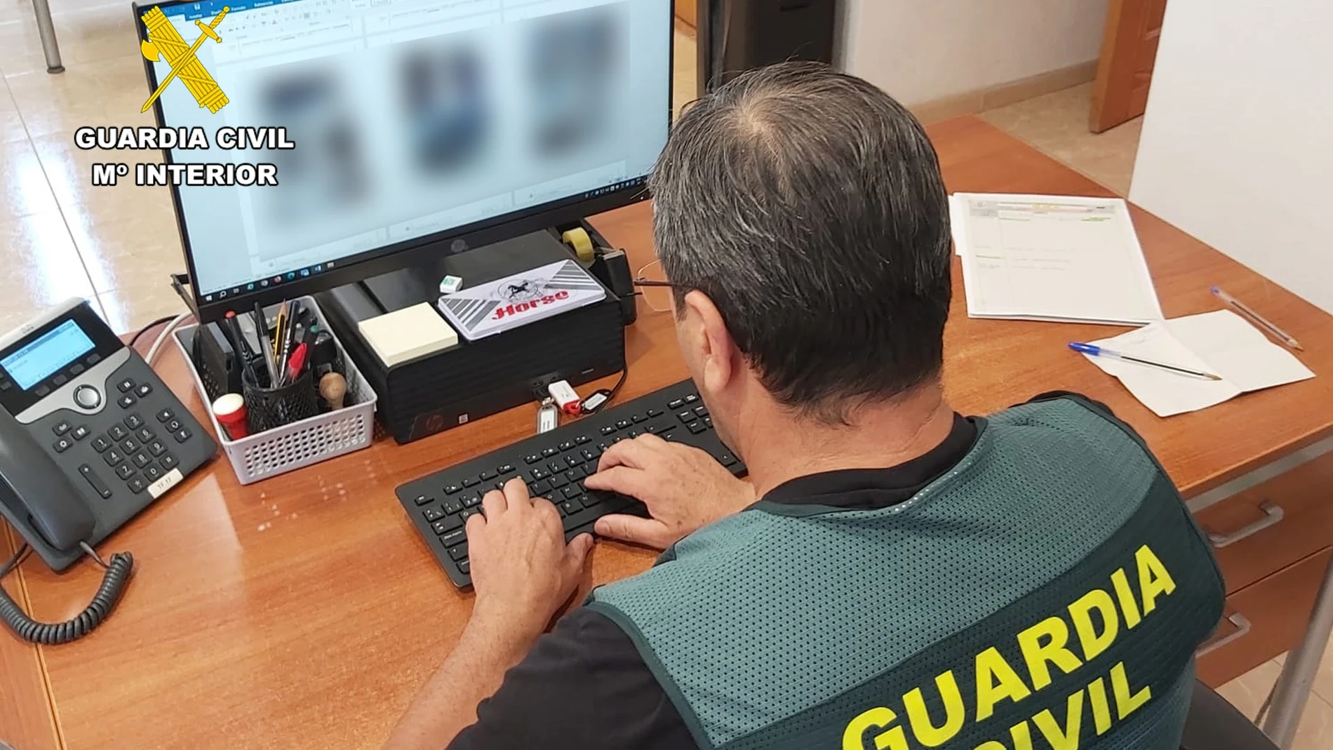 Guardia Civil investiga a un menor por crear con IA fotografías de desnudos de compañeras del centro educativo REMITIDA / HANDOUT por Guardia Civil Fotografía remitida a medios de comunicación exclusivamente para ilustrar la noticia a la que hace referencia la imagen, y citando la procedencia de la imagen en la firma 31/07/2025