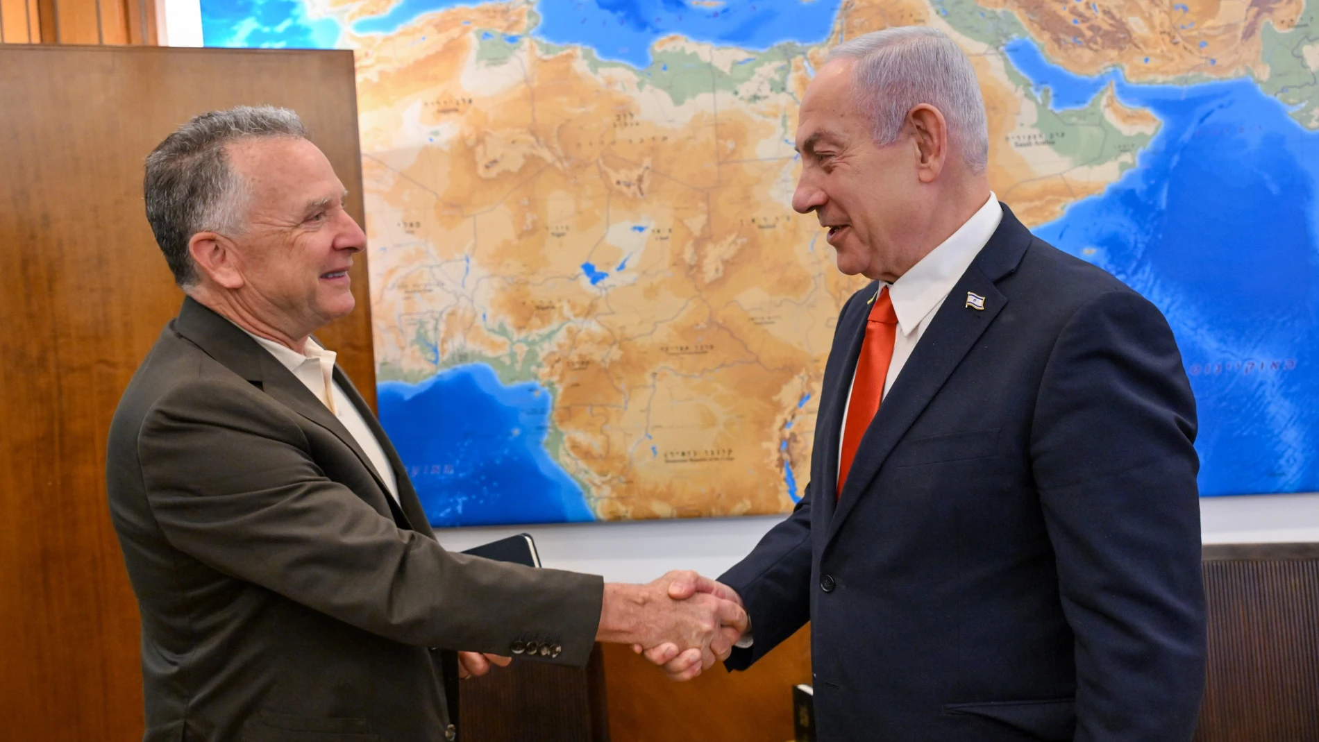 JERUSALÉN, 31/07/2025.- El primer ministro de Israel, Benjamín Netanyahu (d), se reunió este jueves con el enviado especial de la Casa Blanca a Oriente Medio, Steve Witkoff, tras su llegada al país para tratar la situación en la Franja de Gaza. EFE/Kobi Gideon/ GPO/SOLO USO EDITORIAL/SOLO DISPONIBLE PARA ILUSTRAR LA NOTICIA QUE ACOMPAÑA (CRÉDITO OBLIGATORIO)