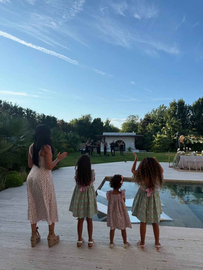 Georgina Rodríguez con sus hijas.