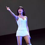 Aitana actúa en el Metropolitano