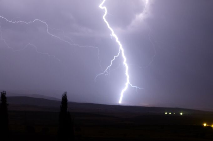 Aviso amarillo por lluvia, tormenta y viento en zonas del interior de Castellón y Valencia