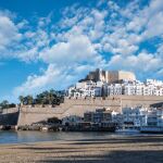 Los madrileños eligen Andalucía, la Comunidad Valenciana y Canarias como sus destinos favoritos para hacer planes en verano. En la imagen, Peñíscola 