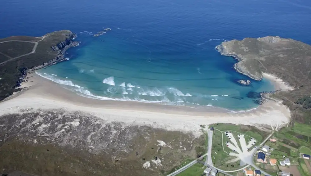Vista aérea de la playa de Pantín.