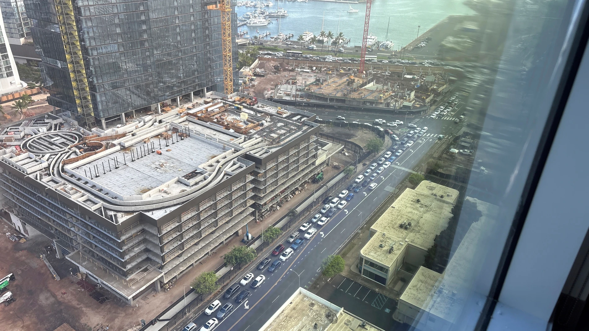 In this photo provided by David Sun-Miyashiro, lines of vehicles are seen from an apartment window after a tsunami warning in Honolulu, on Tuesday, July 29, 2025. (David Sun-Miyashiro via AP)
