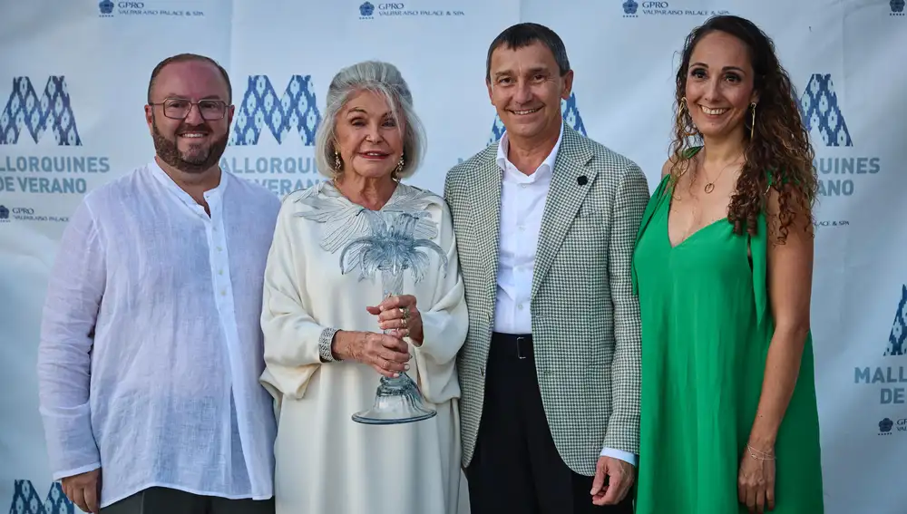 De izquierda a derecha, Tommy Ferragut, Beatriz de Orleans, Toni Ferrer y Vanessa Sánchez