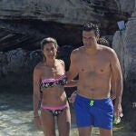 Begoña Gómez y Pedro Sánchez en la playa