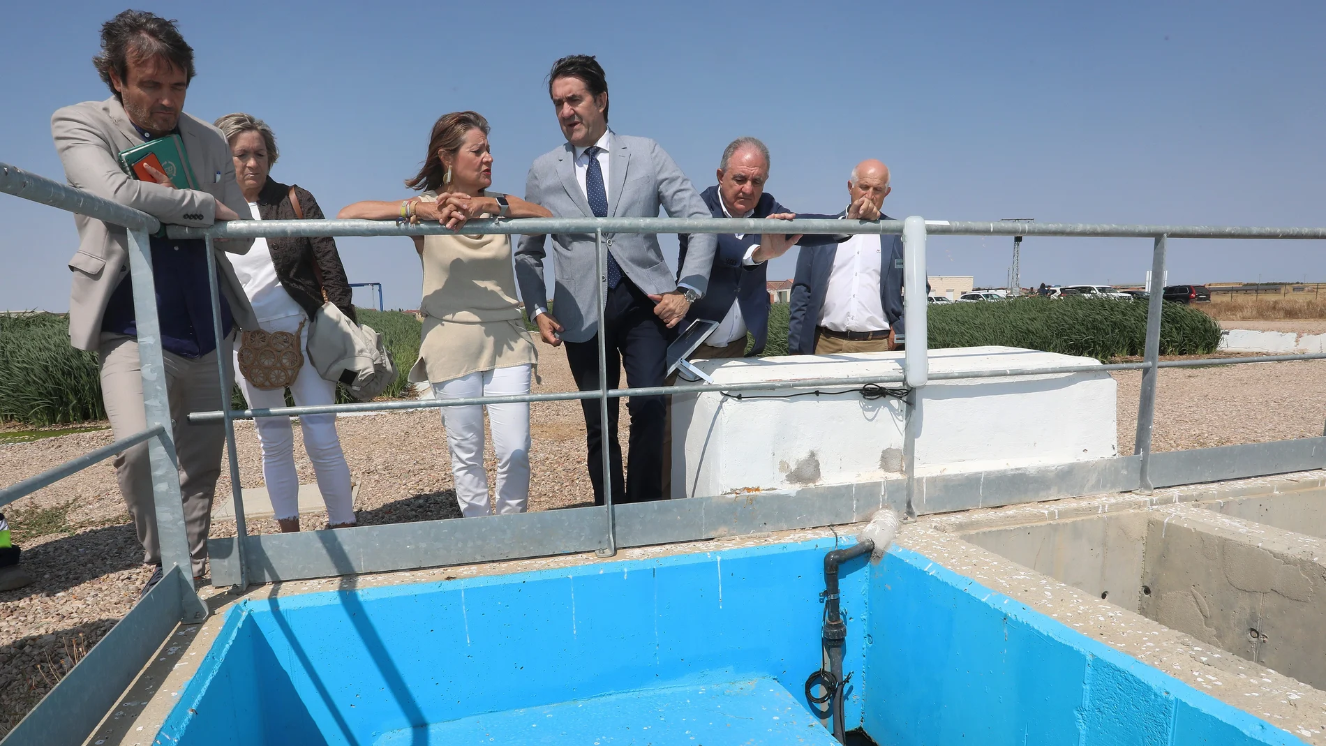 Suárez-Quiñones visita la nueva estación depuradora de aguas residuales de Cisneros (Palencia)