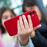 Niños con teléfonos móviles
