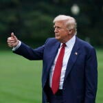 US President Donald Trump leaves Washington for the weekend