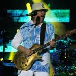 Santana, el guitarrista sobrenatural, en su concierto del pasado viernes en Murcia
