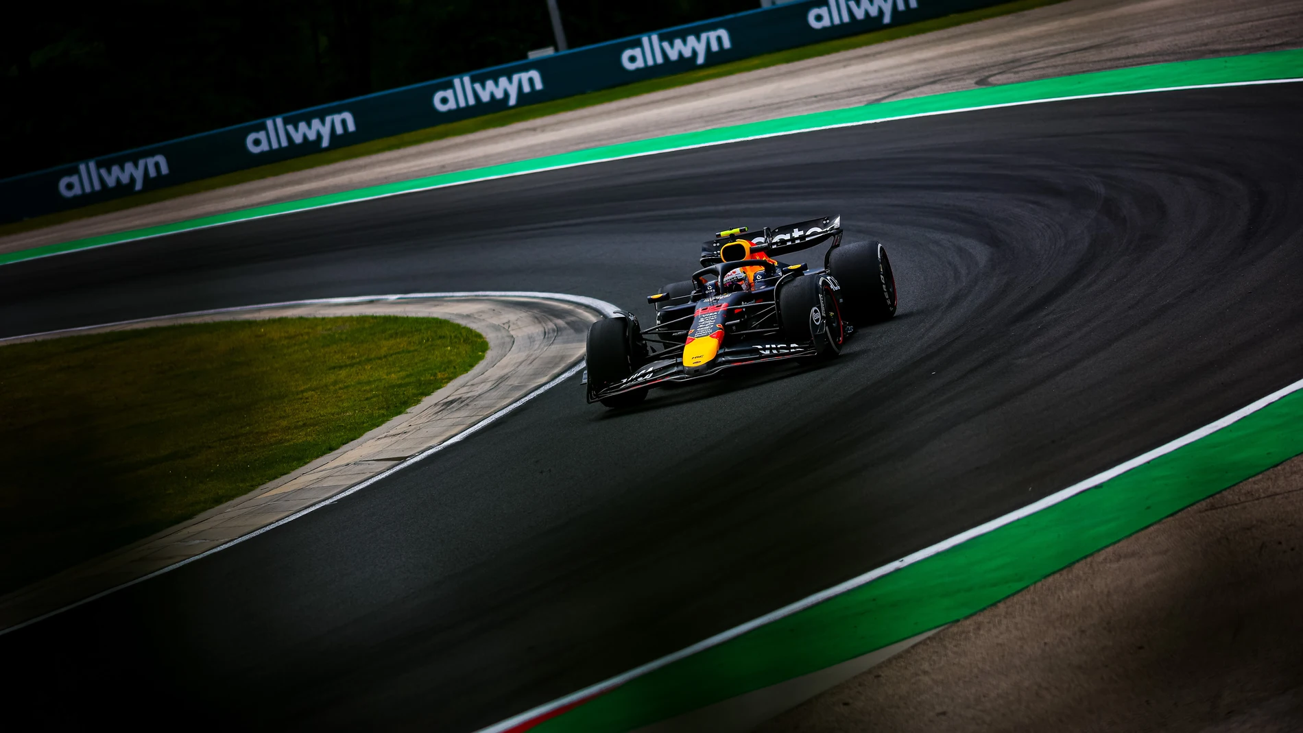 02 August 2025, Hungary, Budapest: Japanese Formula One driver Yuki Tsunoda of the team Red Bull drives during the 3rd practice day ahead of the Formula 1 Hungarian Grand Prix. Photo: Federico Basile/LiveMedia-IPA/ZUMA Press Wire/dpa Federico Basile/LiveMedia-IPA/ZU / DPA 02/08/2025 ONLY FOR USE IN SPAIN