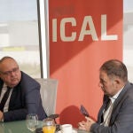 Alejandro Vázquez y Luis Miguel Torres, durante "Los Desayunos de Ical"