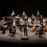 MADRID.-El Festival de San Lorenzo acoge hoy el estreno absoluto de 'Tras la estela de Maese Falla' de la Orquesta Carlos III