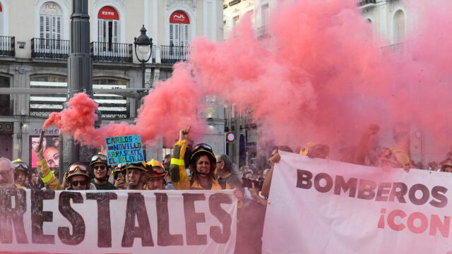 Concentración bomberos forestales de la Comunidad de Madrid