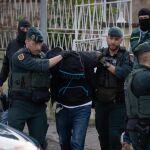 Un argelino confidente de la Ertzaintza y un condenado por el 17-A, entre los expulsados de España por yihadismo en 2024