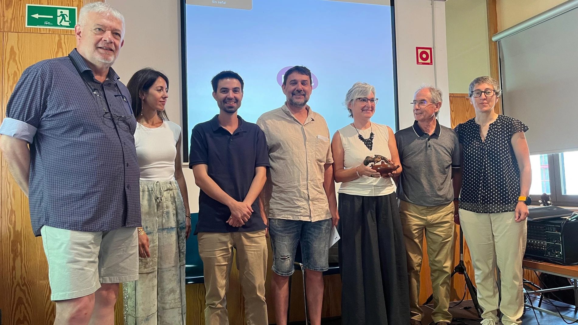 Ramon Sistac y Meritxell Nus (jurado), Pau Brunet (3º premio), Xavier Valls (2º), Esther Miralles (1º), Pep Coll y Joana Franch (jurado) REMITIDA / HANDOUT por MUSEU HIDROELÈCTRIC DE CAPDELLA Fotografía remitida a medios de comunicación exclusivamente para ilustrar la noticia a la que hace referencia la imagen, y citando la procedencia de la imagen en la firma 02/08/2025