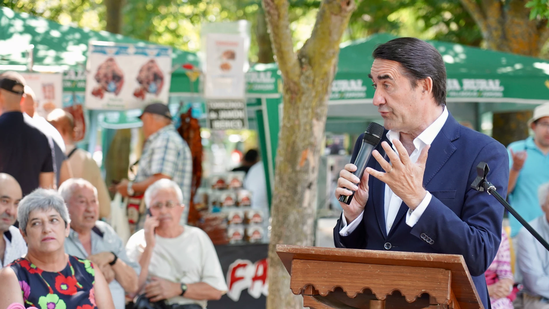 Suárez-Quiñones interviene en la inauguración de la Feria de Artesanía de Val de San Lorenzo (León)