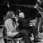 Glòria Rognoni, en un ensayo de "Ubu Rey", acompañada de Joan Miró