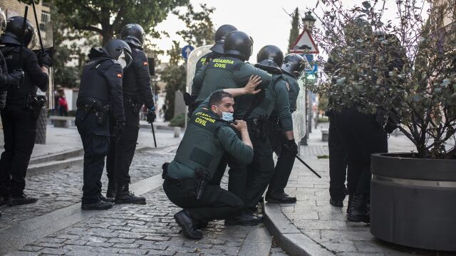 MADRID.-El TSJM ratifica la condena a once activistas por altercados en un mitin de Vox en Navalcarnero