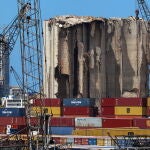 Los restos del silo donde se produjo la explosión en el puerto de Beirut hace cinco años