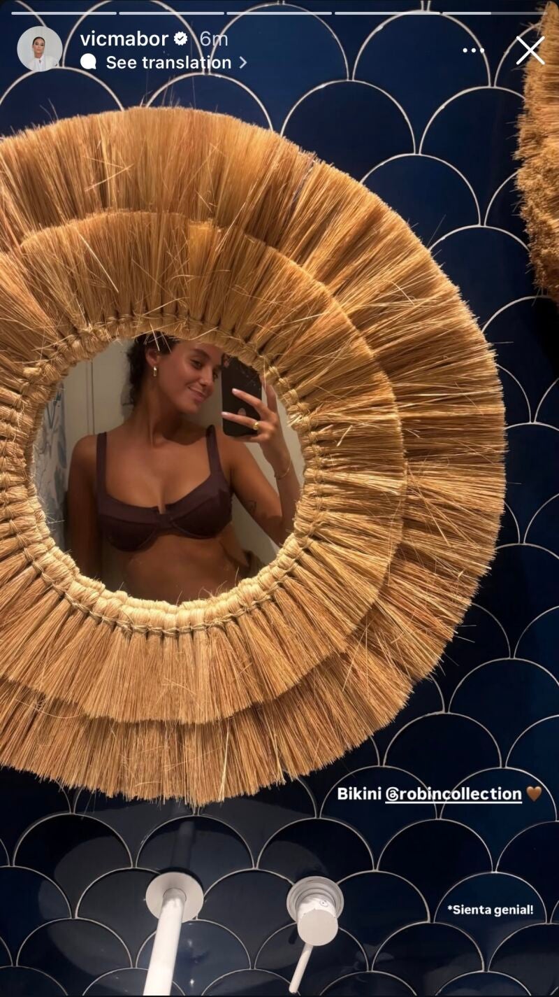 Victoria Federica con bikini marrón.