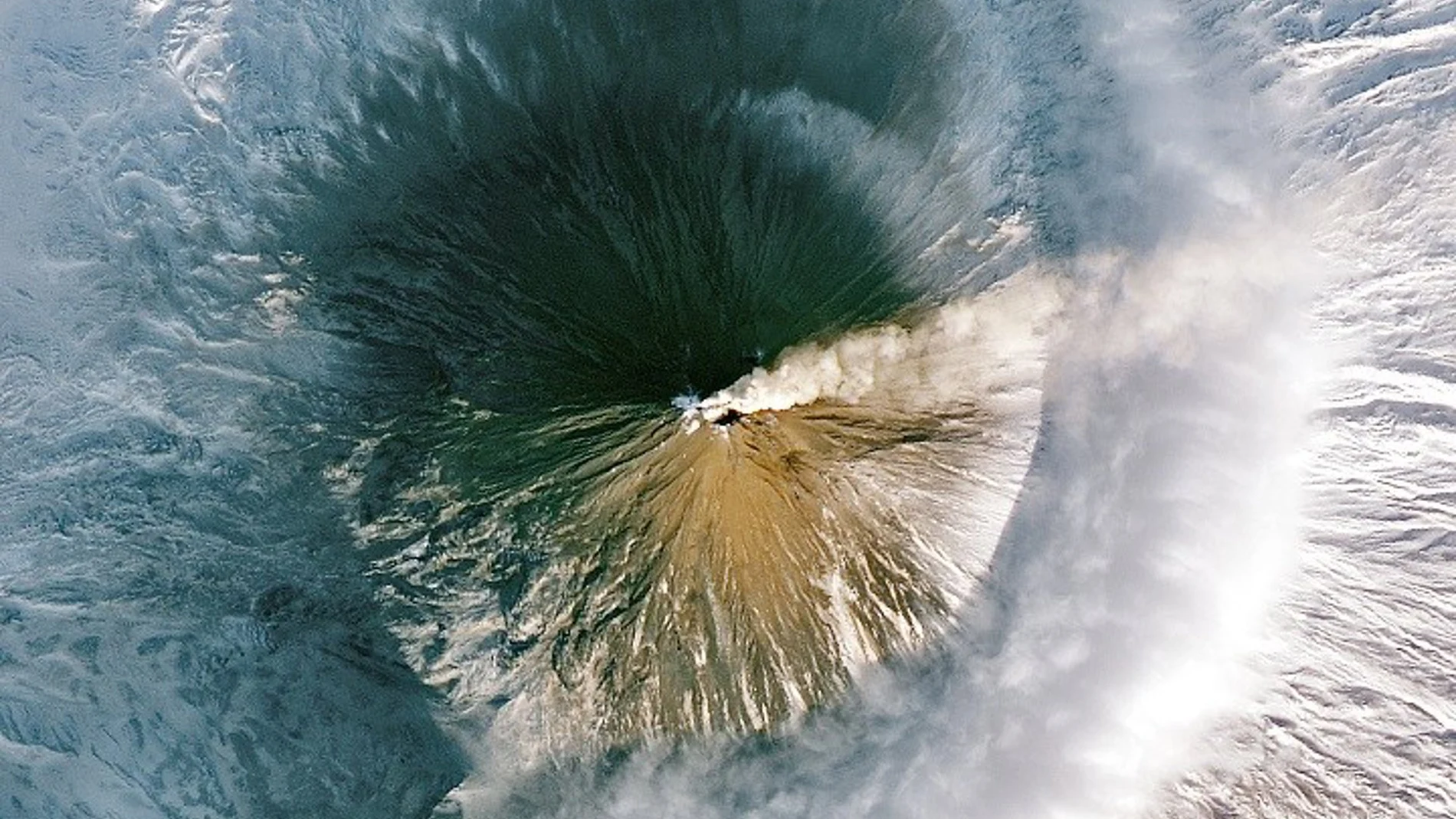 Rusia.- Entra en erupción un segundo volcán en el este de Rusia tras el terremoto de magnitud 8,8