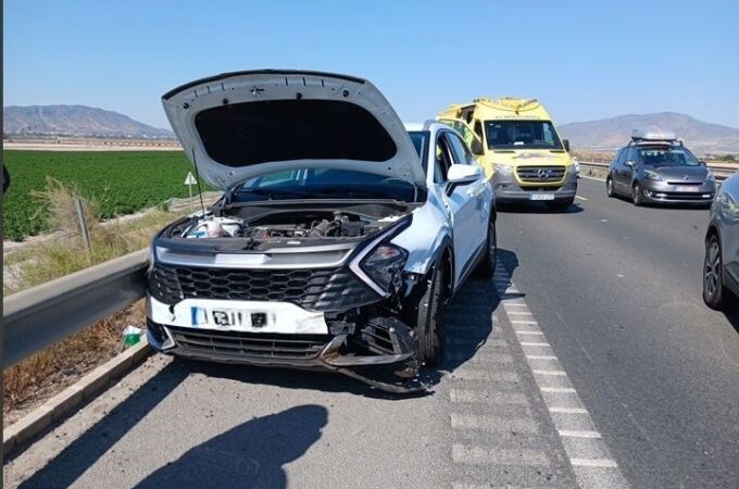 Un espectacular accidente múltiple en Alhama (Región de Murcia) deja 4 personas heridas, entre ellas una joven de 20 años y una menor de 13