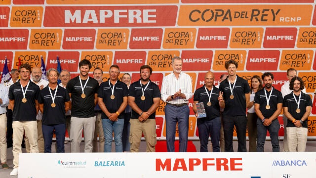 Felipe VI presidio la entrega de trofeos de la Copa del Rey MAPFRE de vela