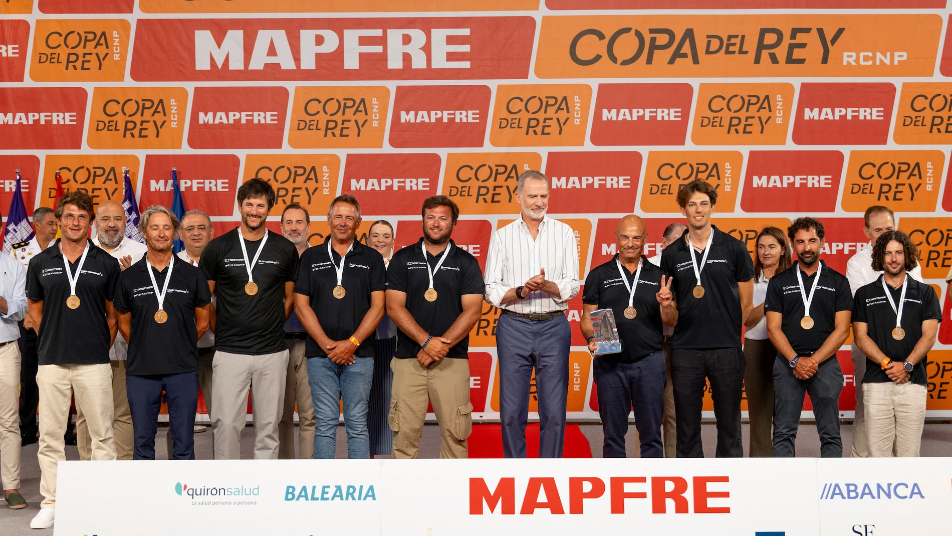 Felipe VI presidio la entrega de trofeos de la Copa del Rey MAPFRE de vela