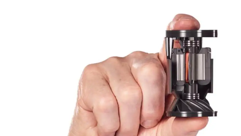 Más pequeño que una pila, así es el motor dentro del Airwrap Co-anda 2x